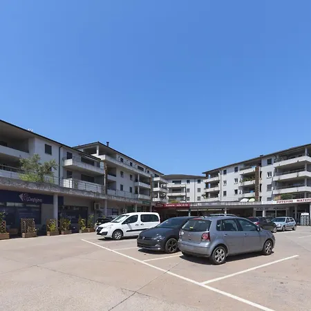 아파트 La Vallee By Interhome